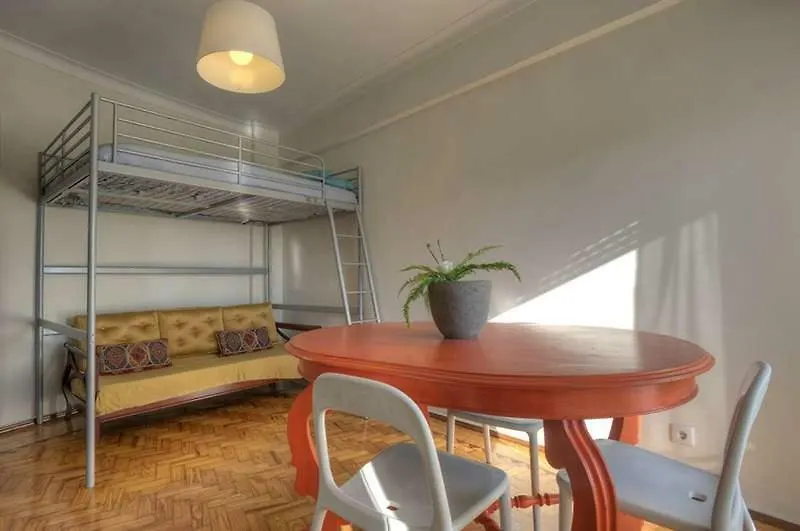 Santa Apolonia 7D - 6 Bedrooms Lisbon
